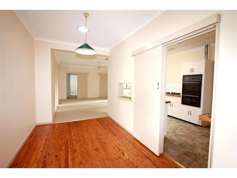 5 Moran Street, Tolland NSW 2650