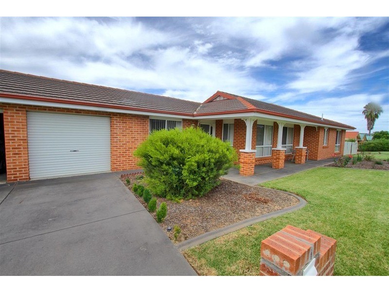 1 Jabiru Place, Glenfield Park NSW 2650