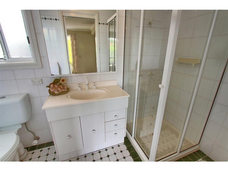 1 Jabiru Place, Glenfield Park NSW 2650