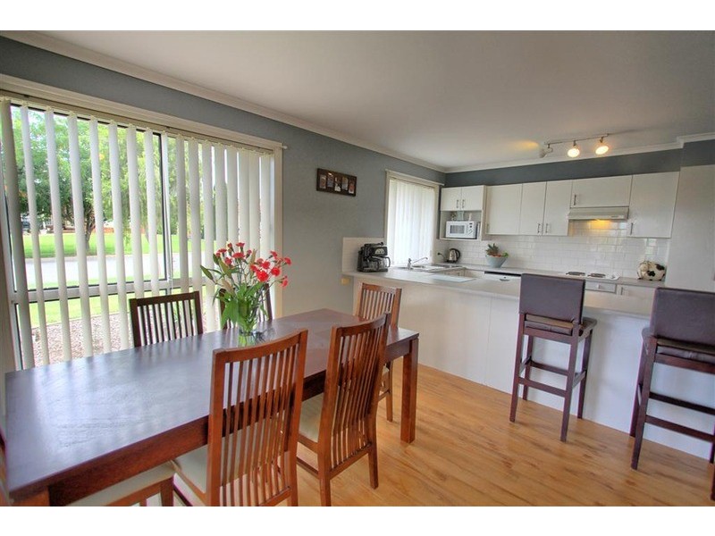1 Jabiru Place, Glenfield Park NSW 2650