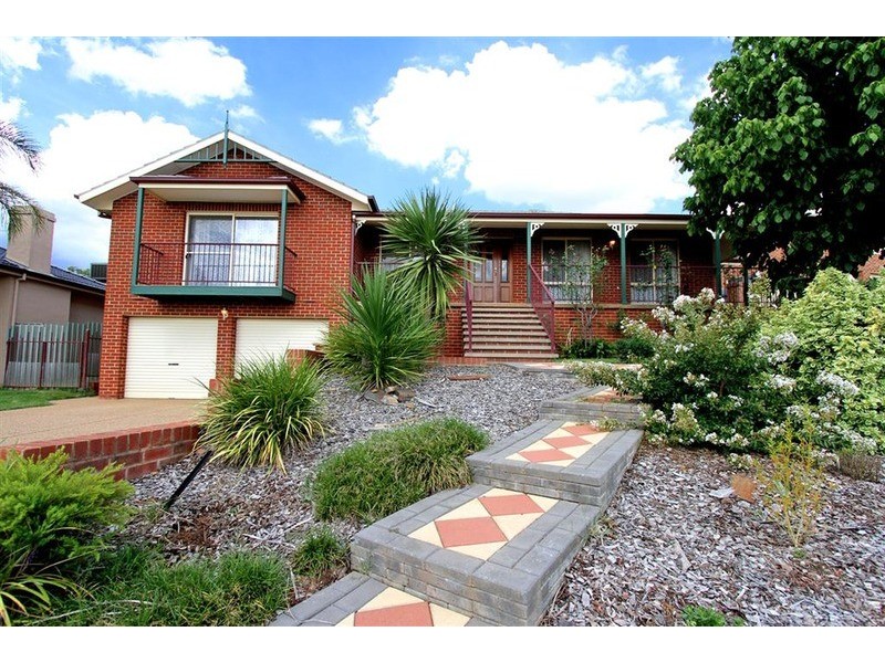 12 Kincora Place, Bourkelands NSW 2650
