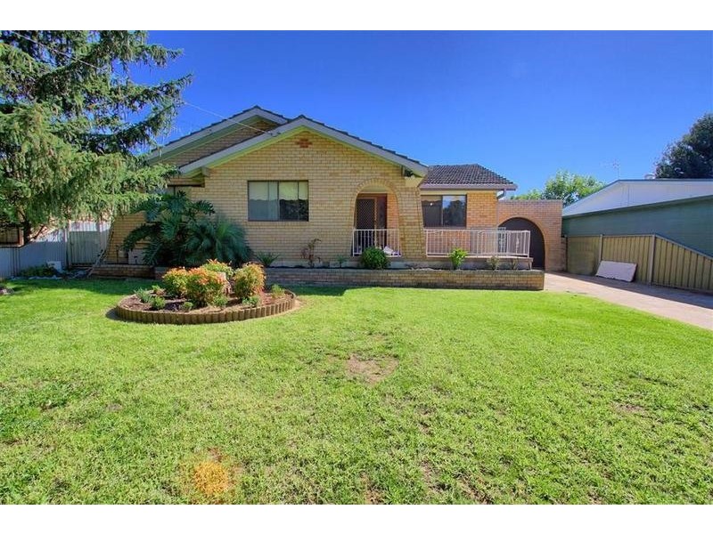 25 Stanley Street, Kooringal NSW 2650