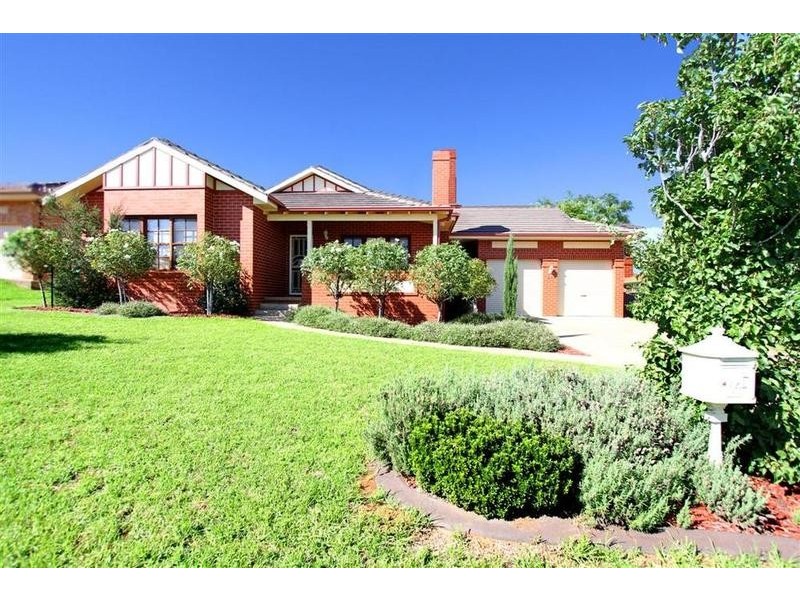 24 Bourkelands Drive, Bourkelands NSW 2650