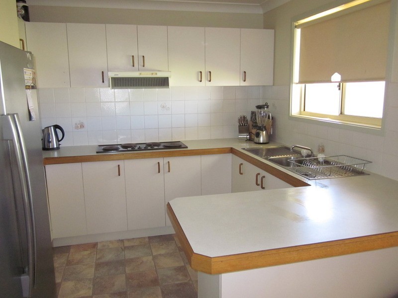10 Yentoo Drive, Glenfield Park NSW 2650