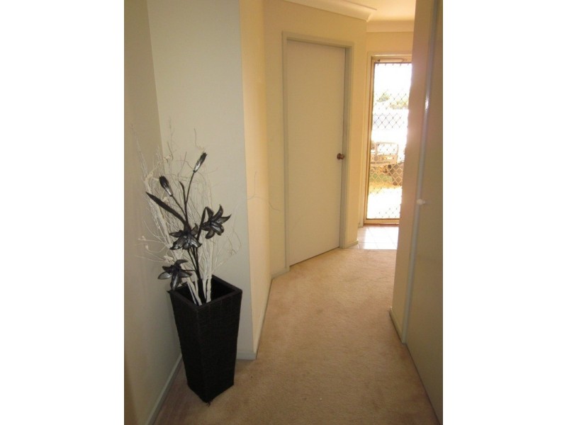 10 Yentoo Drive, Glenfield Park NSW 2650