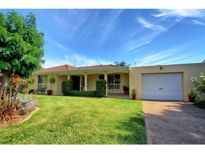 4 Vanda Street, Lake Albert NSW 2650