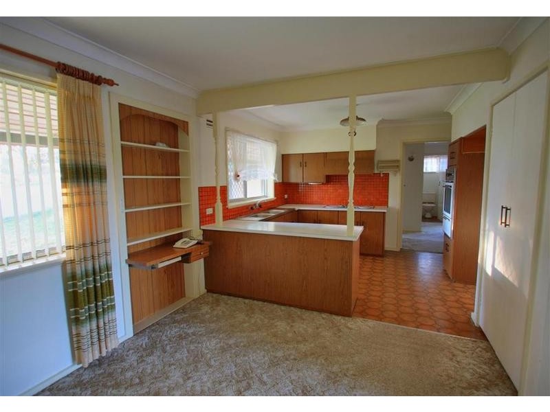 40 Fairbairn Crescent, Kooringal NSW 2650