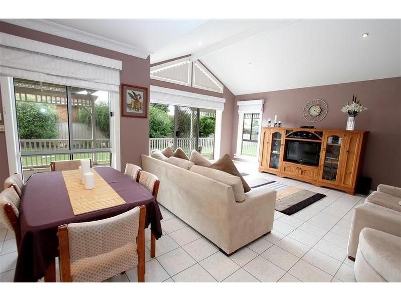 17 Kimberley Drive, Tatton NSW 2650