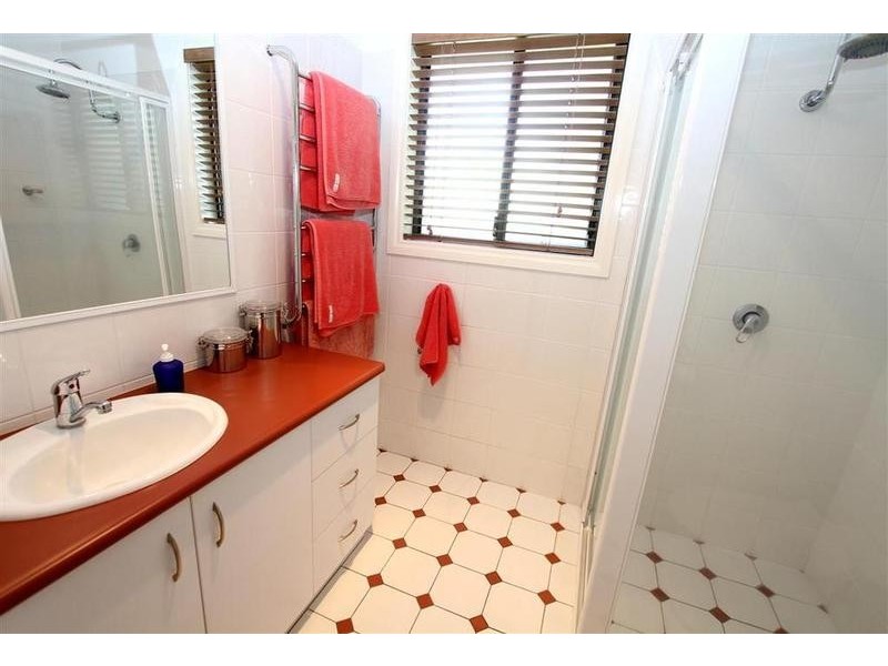 8 Galleon Place, Estella NSW 2650