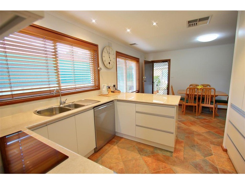 8 Carmody Street, Kooringal NSW 2650