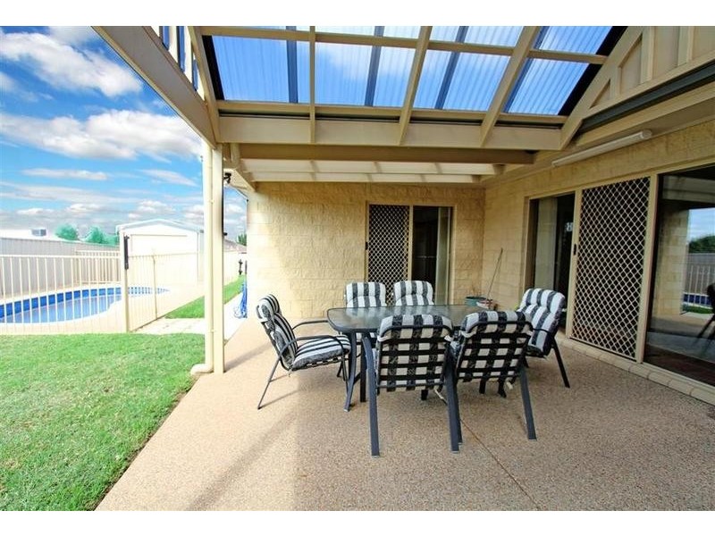 43 Tamar Drive, Tatton NSW 2650
