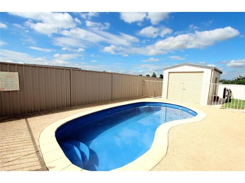 43 Tamar Drive, Tatton NSW 2650