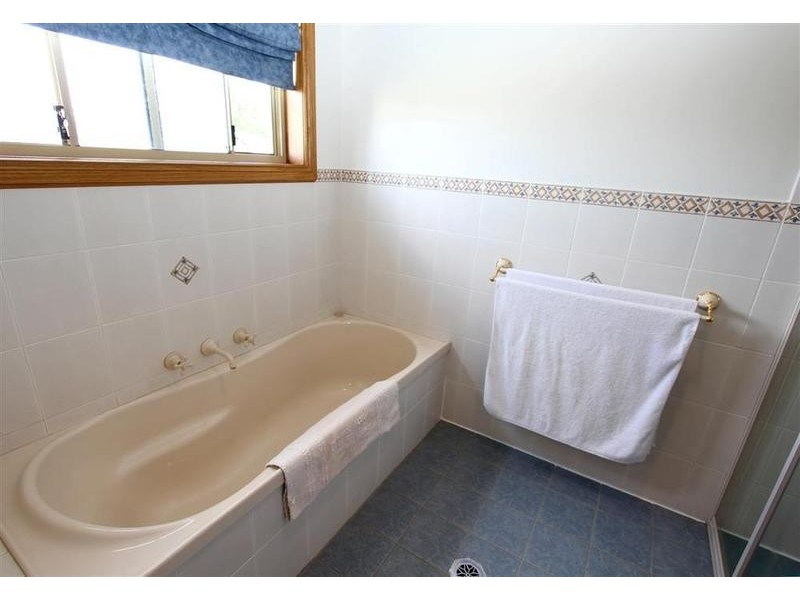 43 Tamar Drive, Tatton NSW 2650