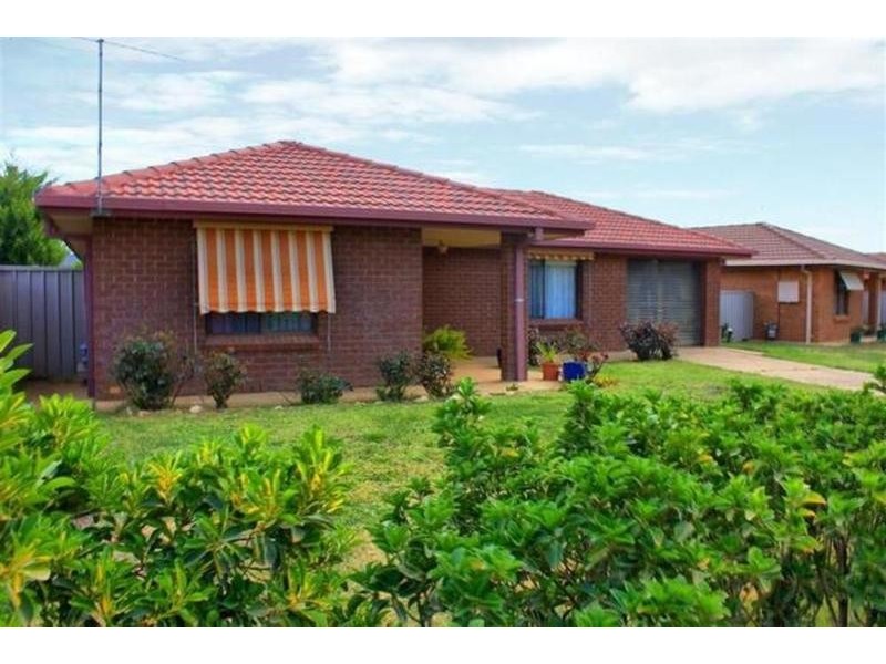 7 Lyons Crescent, Forest Hill NSW 2651