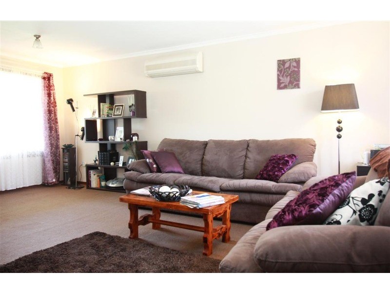 7 Lyons Crescent, Forest Hill NSW 2651