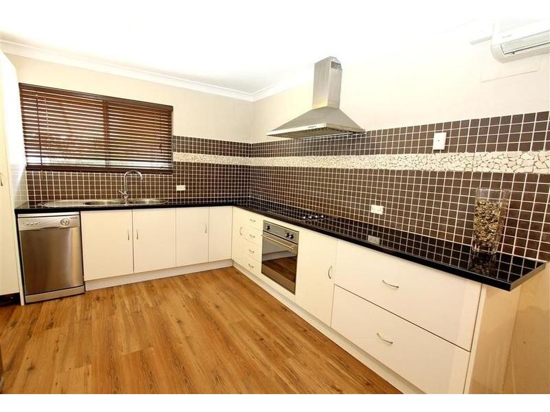 14 Geneva Crescent, Lake Albert NSW 2650