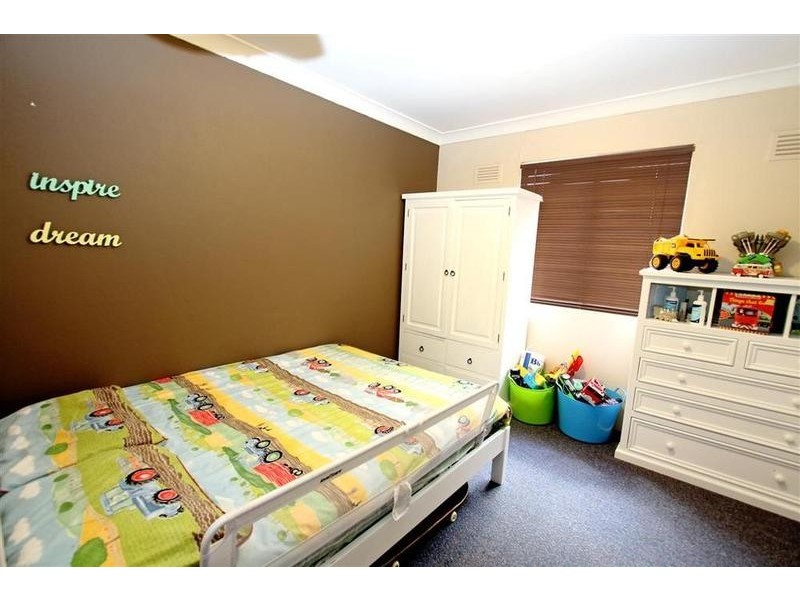 14 Geneva Crescent, Lake Albert NSW 2650