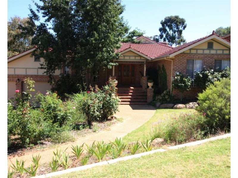 5 Banool Place, Kooringal NSW 2650