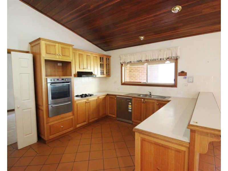 5 Banool Place, Kooringal NSW 2650