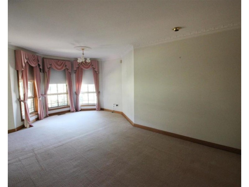 5 Banool Place, Kooringal NSW 2650