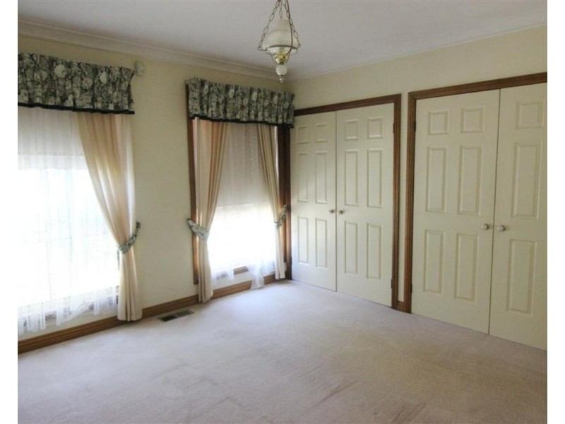 5 Banool Place, Kooringal NSW 2650