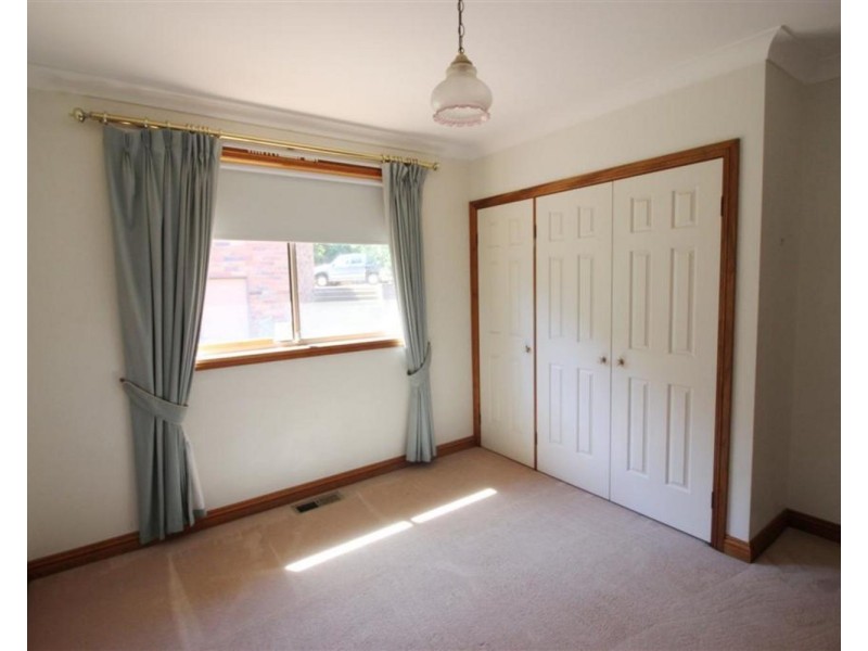 5 Banool Place, Kooringal NSW 2650