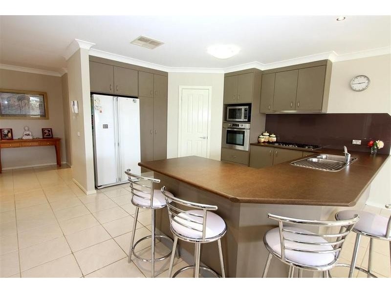 3 Wellington Avenue, Tatton NSW 2650