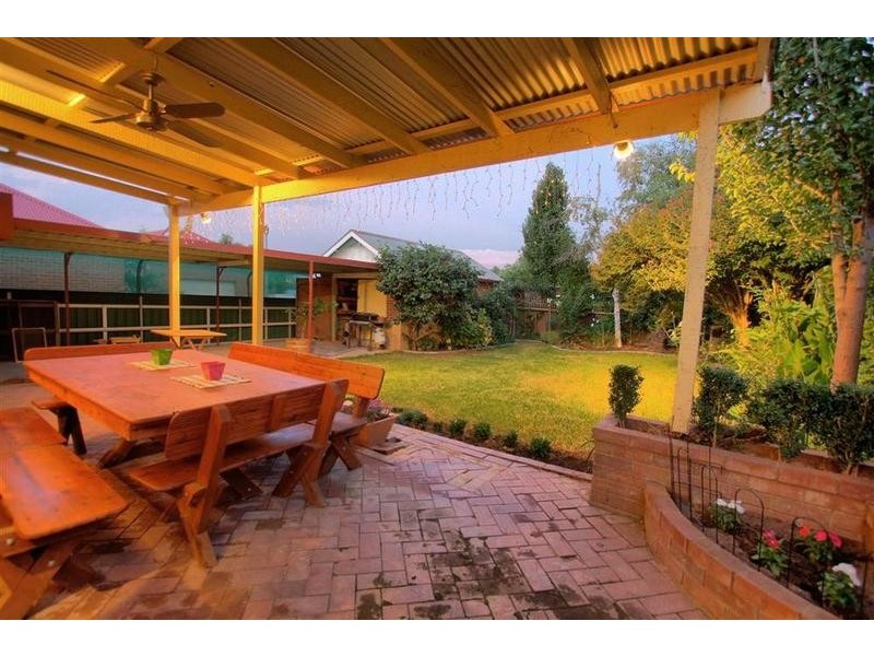 35 Collins Street, Turvey Park NSW 2650