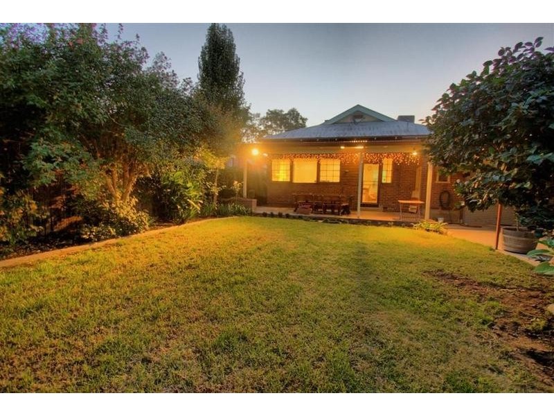 35 Collins Street, Turvey Park NSW 2650