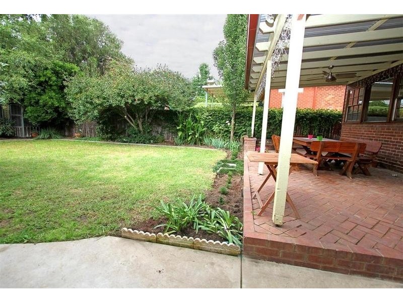 35 Collins Street, Turvey Park NSW 2650