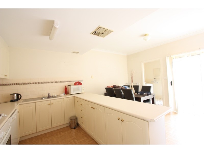 8/11 Crampton Street, Wagga Wagga NSW 2650