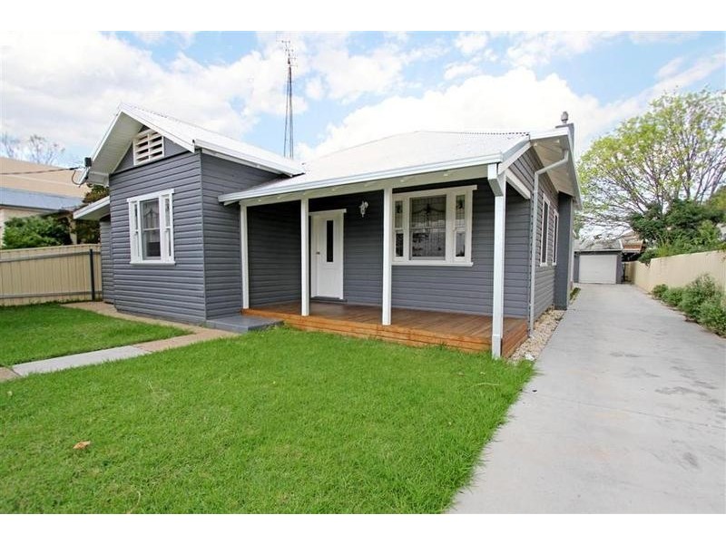 30 Travers Street, Wagga Wagga NSW 2650