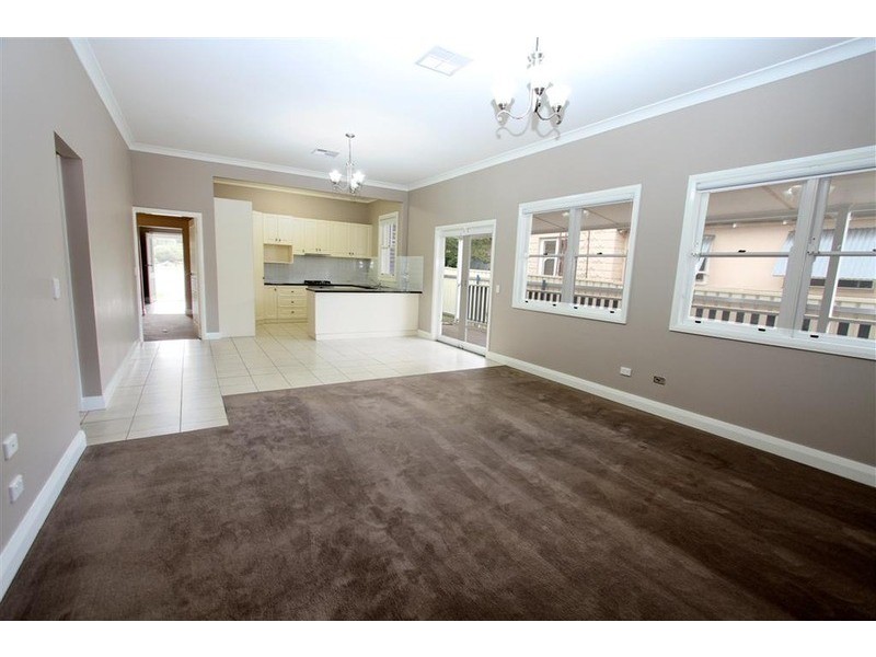 30 Travers Street, Wagga Wagga NSW 2650