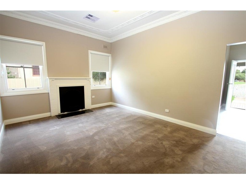 30 Travers Street, Wagga Wagga NSW 2650