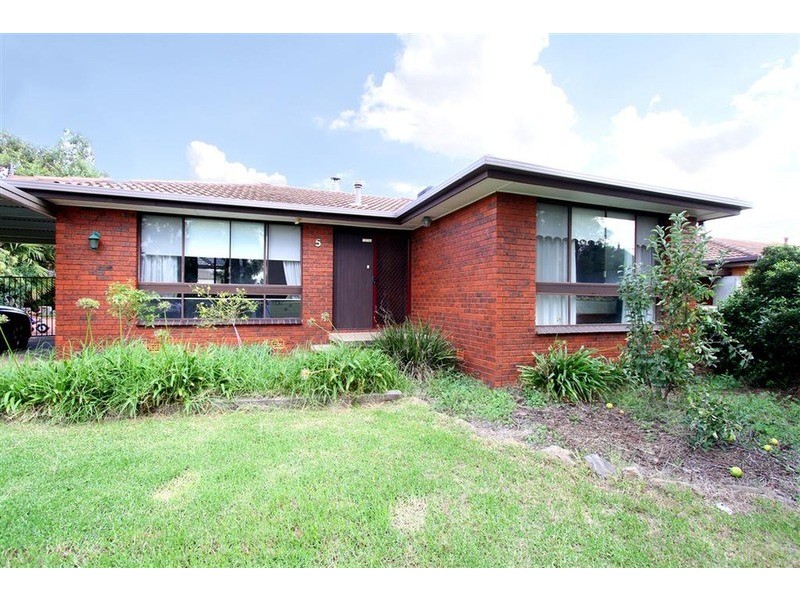 5 Dunn Avenue, Forest Hill NSW 2651