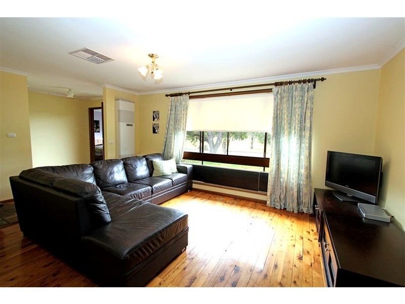5 Dunn Avenue, Forest Hill NSW 2651
