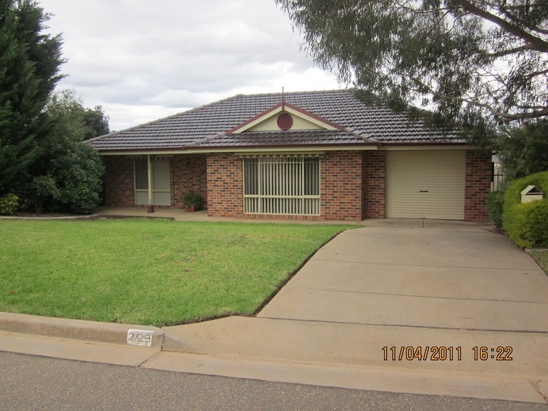 2/29 Roberts Way, Kooringal NSW 2650