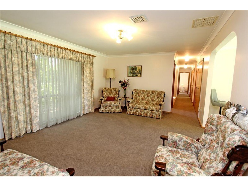 7 Hakea Place, Springvale NSW 2650