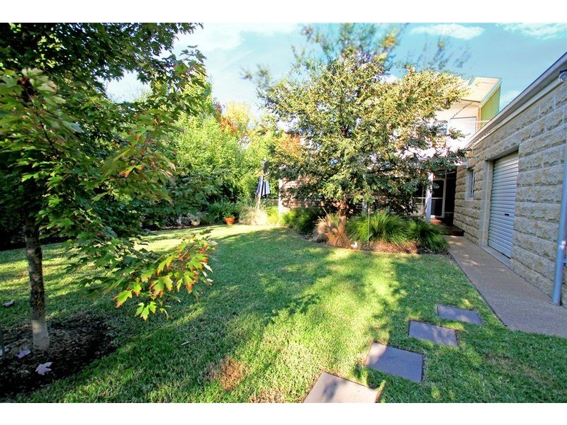 11 Depazzi Close, Wagga Wagga NSW 2650