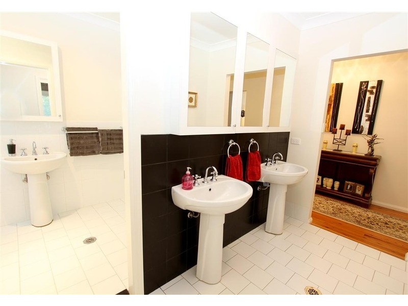 11 Depazzi Close, Wagga Wagga NSW 2650