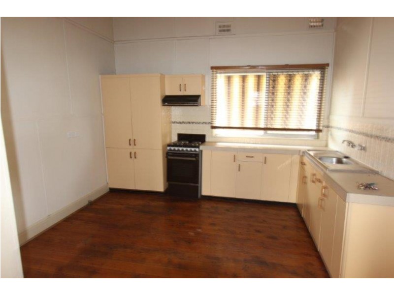 220 Edward Street, Wagga Wagga NSW 2650