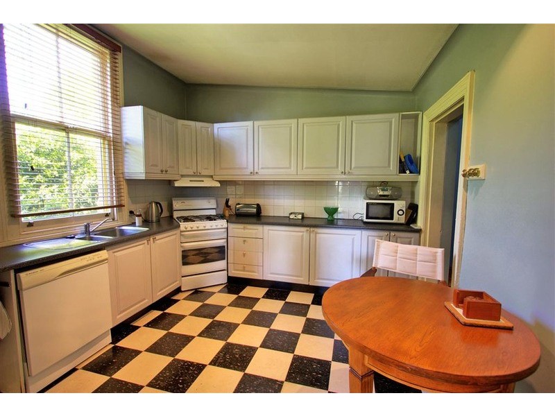 53 Macleay Street, Turvey Park NSW 2650