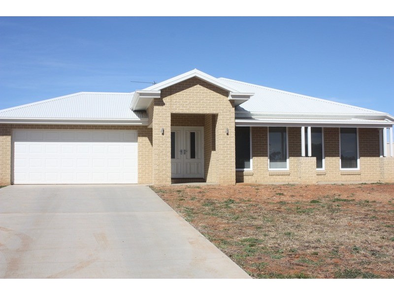 53 Stinson Street, Coolamon NSW 2701