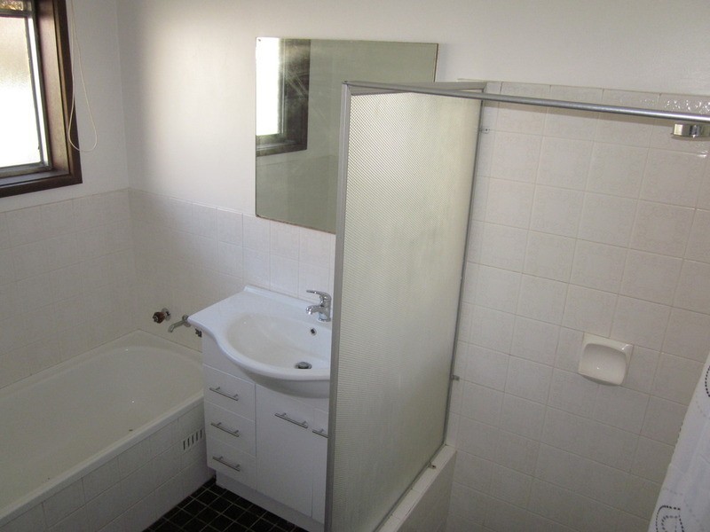 3 Fairbairn Crescent, Kooringal NSW 2650