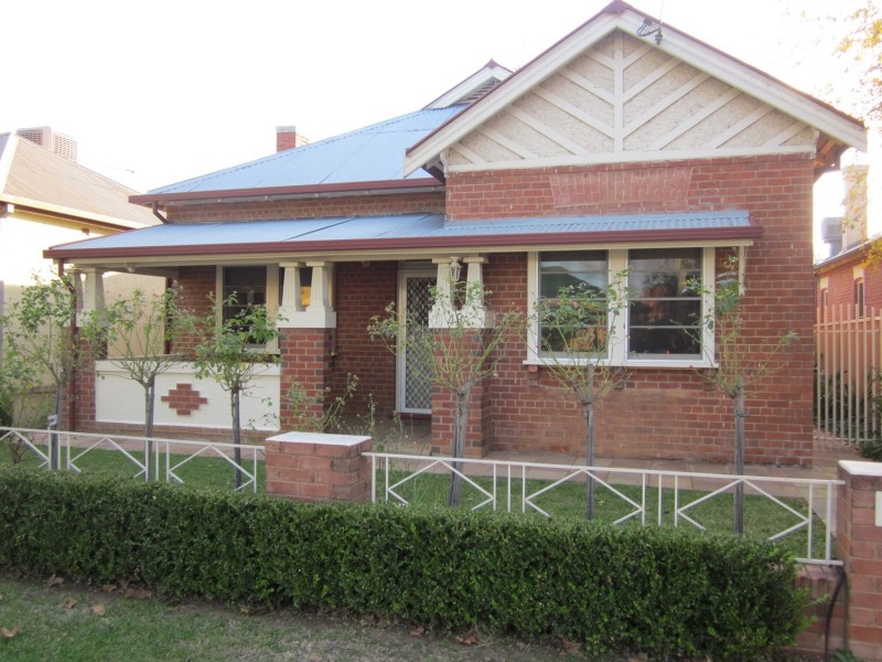 48 Fox Street, Wagga Wagga NSW 2650
