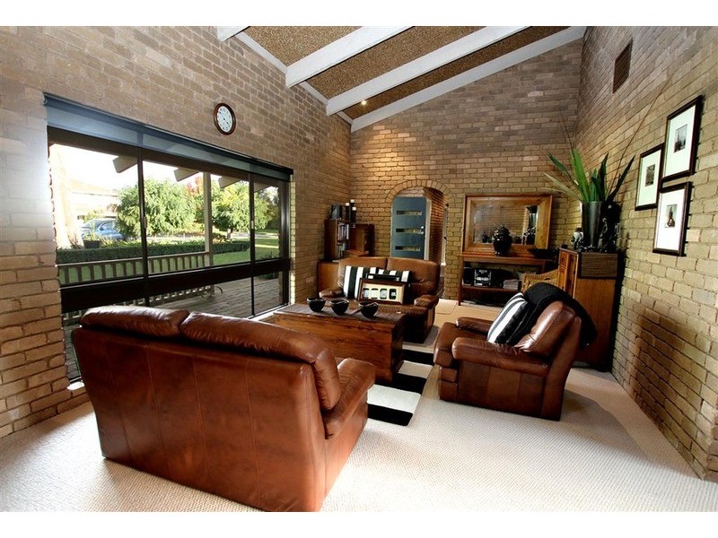 46 Balmoral Crescent, Lake Albert NSW 2650