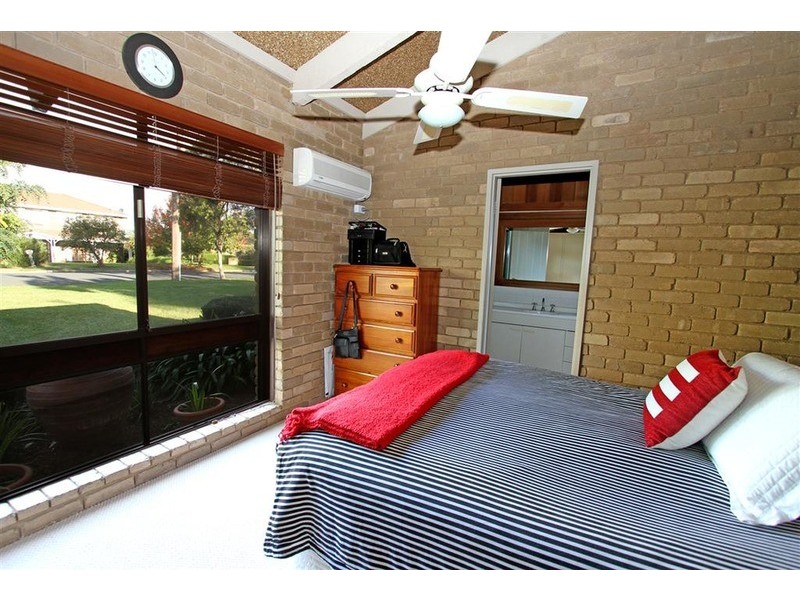 46 Balmoral Crescent, Lake Albert NSW 2650