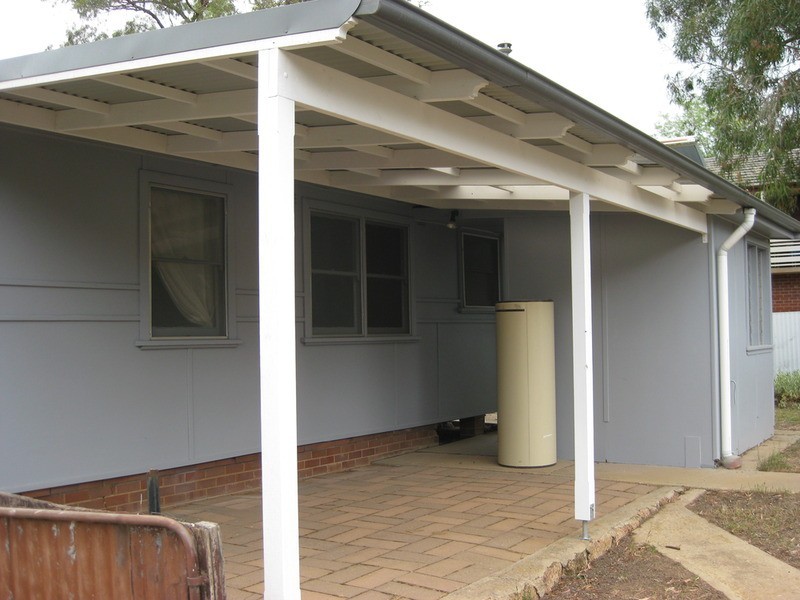 19 Cochrane Street, Kooringal NSW 2650