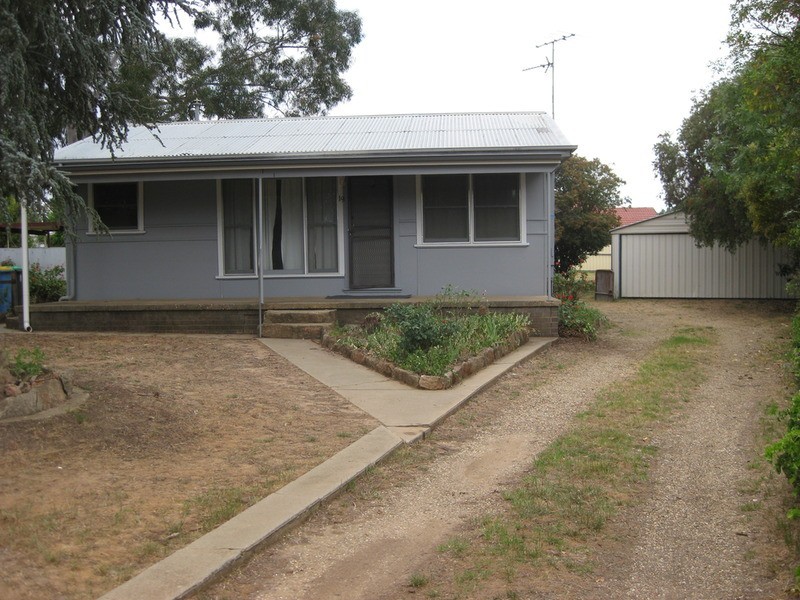 19 Cochrane Street, Kooringal NSW 2650