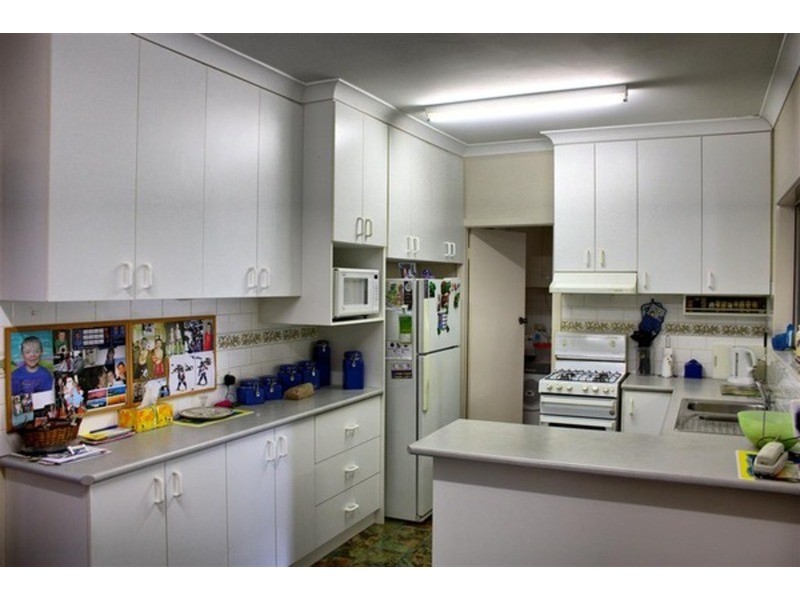 42 Grove Street, Kooringal NSW 2650